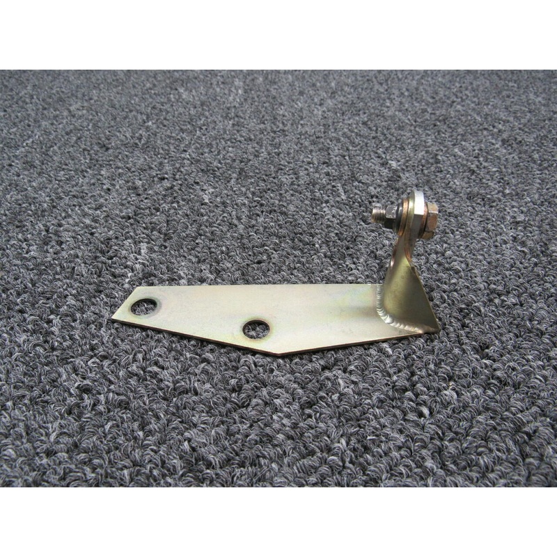 13876-001 Cirrus SR22T Throttle Control Cable Bracket (Hours: 695.5)