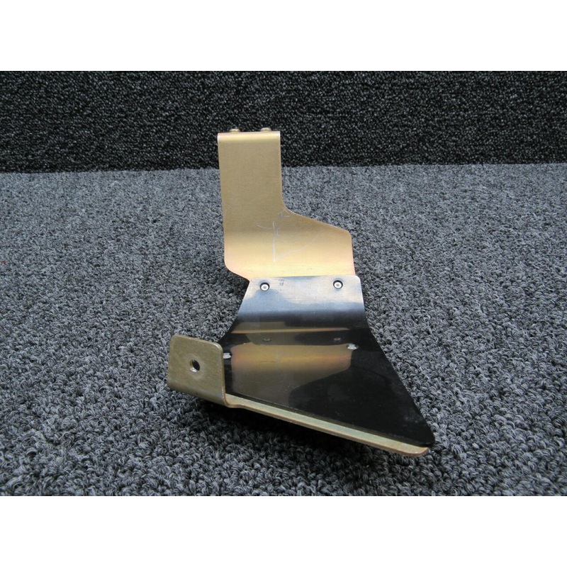 19327-001B Cirrus SR22T Shield Bracket (Hours: 695.5)