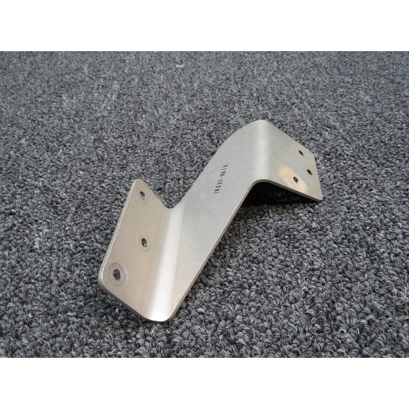 19337-001 Cirrus SR22T Bracket Side Pulley LH (Hours: 695.5)