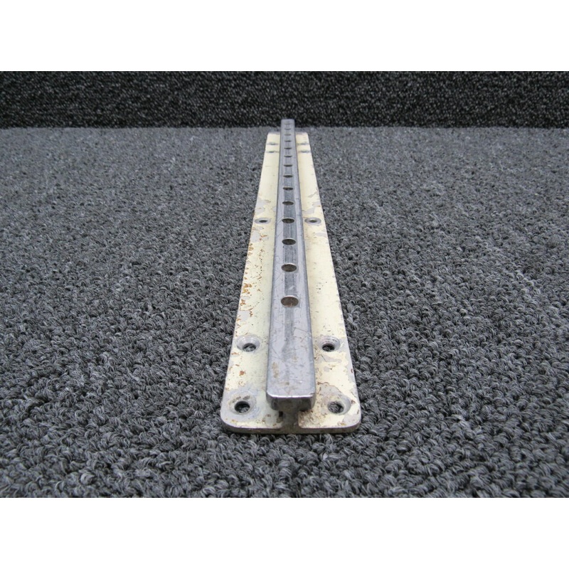 002-430021-39 Beechcraft 95-B55 Seat Track Assy Aft LH / RH