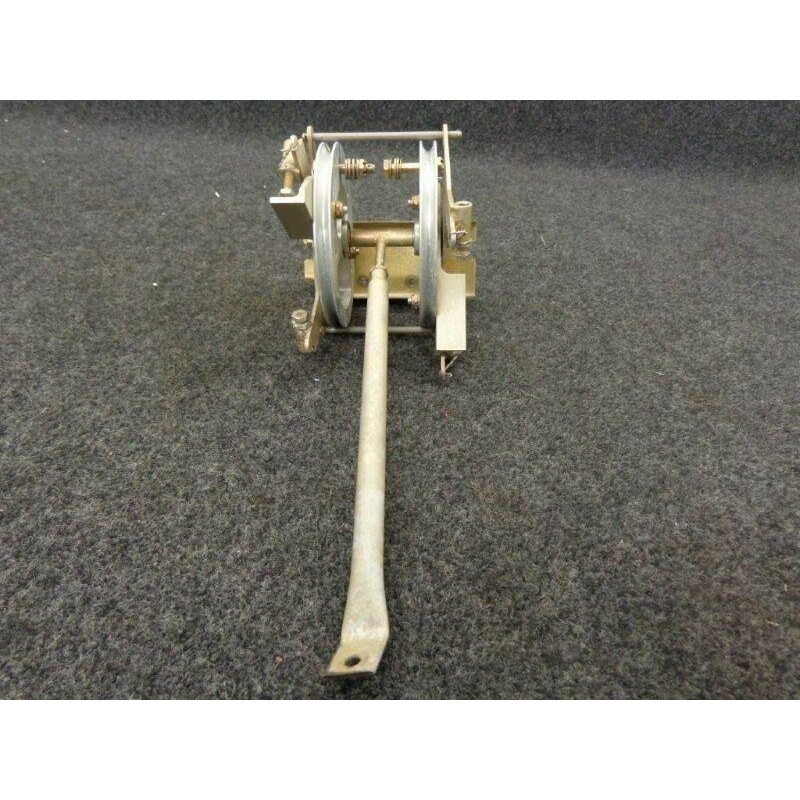 11872-003 Cirrus SR20 Bracket Pulley Gang With Pulley Assy