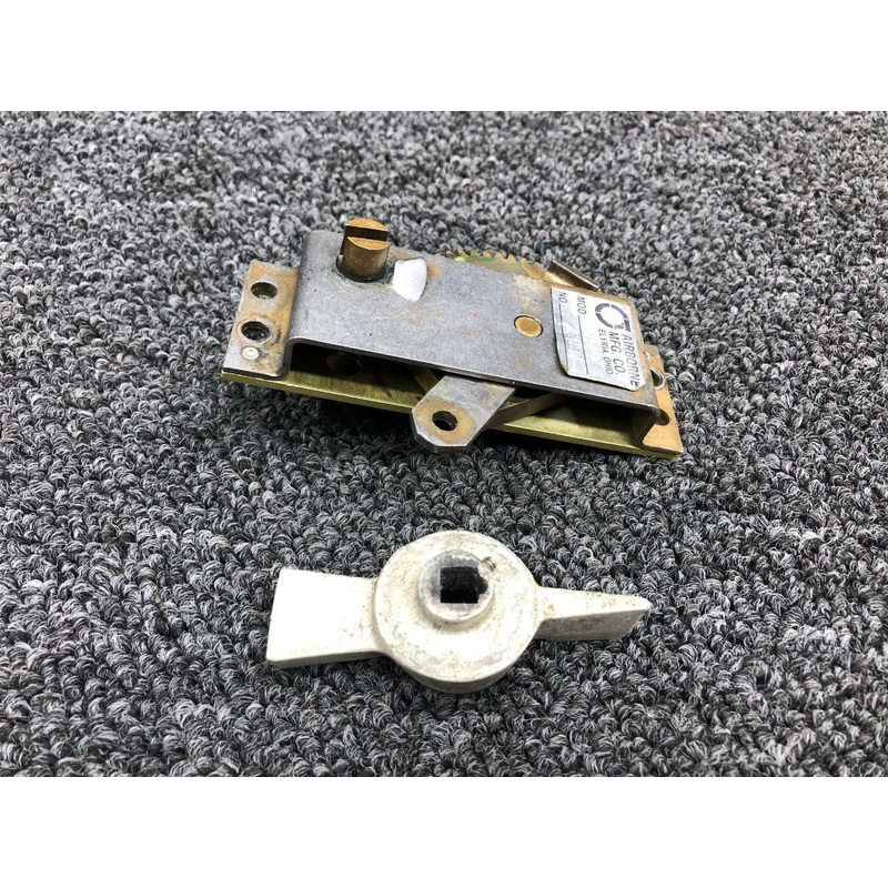 1M2-7 (WEU: 1M2-15) Cessna 402C Airborne Fuel Selector Box Assembly LH