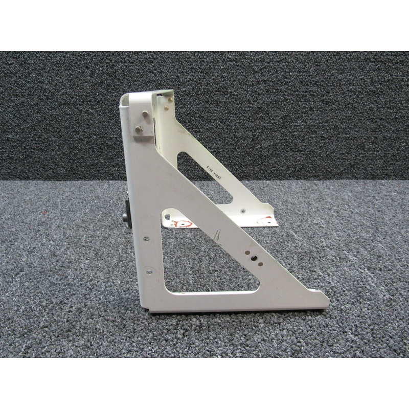 28974-001 Cirrus SR22T Battery Tray Firewall Mount (Hours: 695.5)