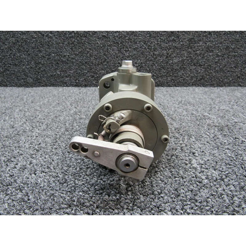 DC29001-8 / T34 Piper PA24-250 McCauley Propeller Governor Assembly