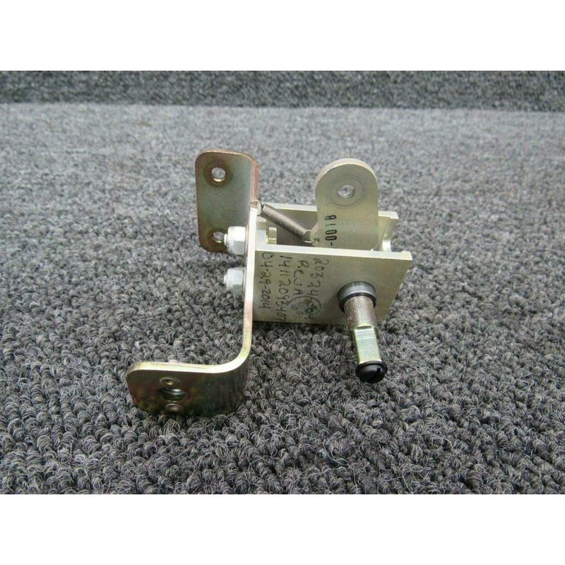 20310-003 / 20322-002 Cirrus SR20 Cabin Door Handle Bracket W/ Clevis & Arms