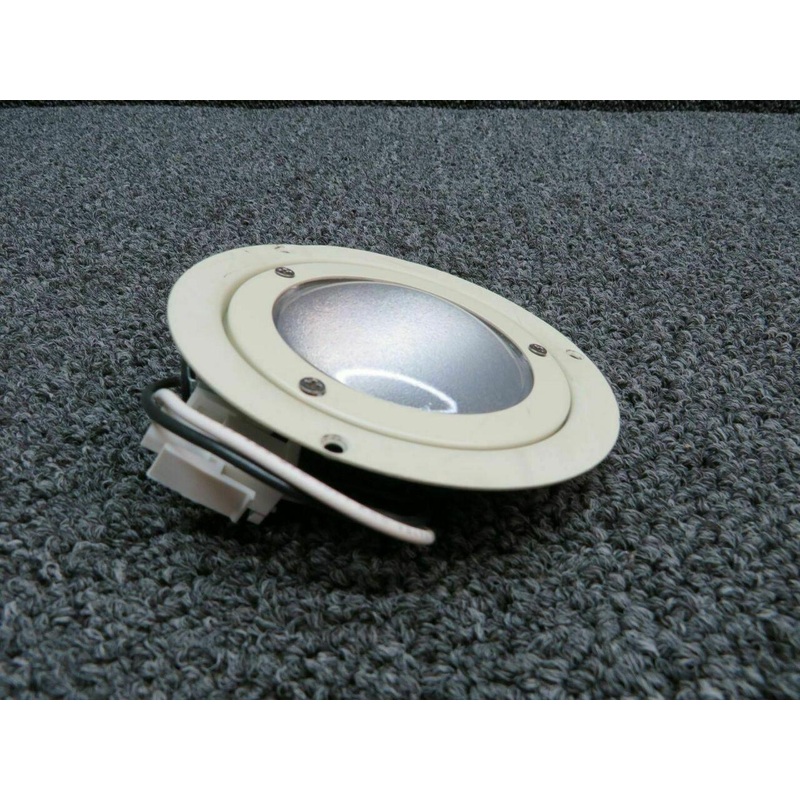 572-648 Piper PA46-350P Whelen Light (SA)