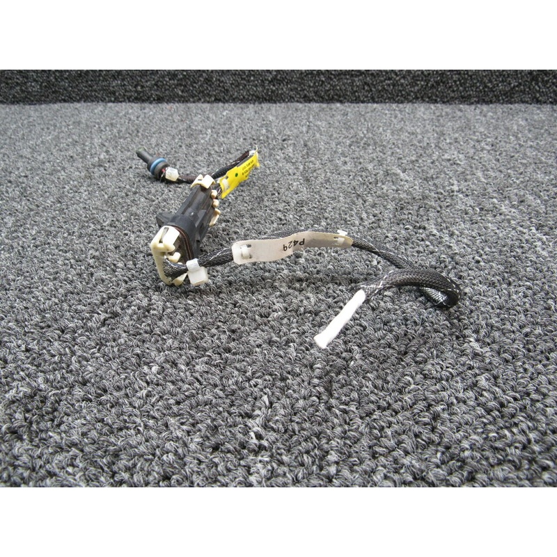 24881-002 Cirrus SR22T Glycol Tank Low Level Switch Assy (28V) (Hours: 695.5)