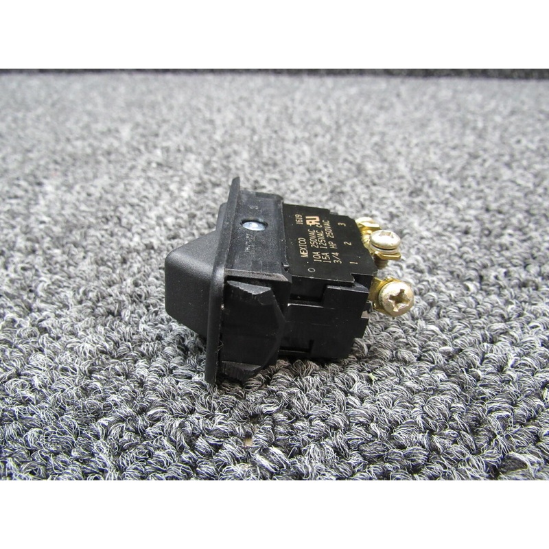 53074-001 Cirrus SR22T Rocker Switch Fuel Boost Pump (Volts: 28) (Hours: 695.5)