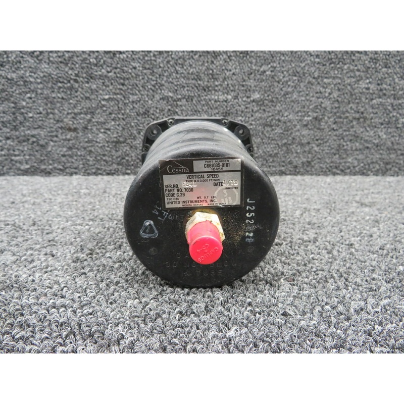 7030 (Alt: C661035-0101) United Instruments Vertical Speed Indicator