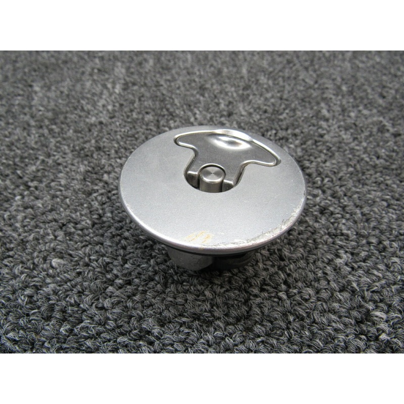 18051-002 Cirrus SR22T Locking Fuel Cap Assembly (NO KEY) (Hours: 695.5)