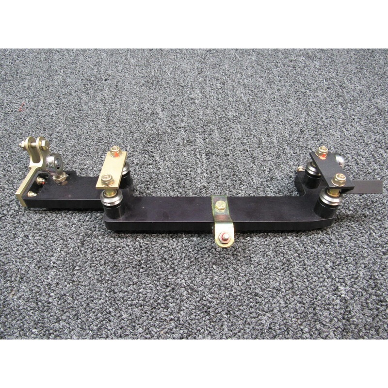 14938-003 Cirrus SR22T Yoke Bearing Mount W/ Hardware LH