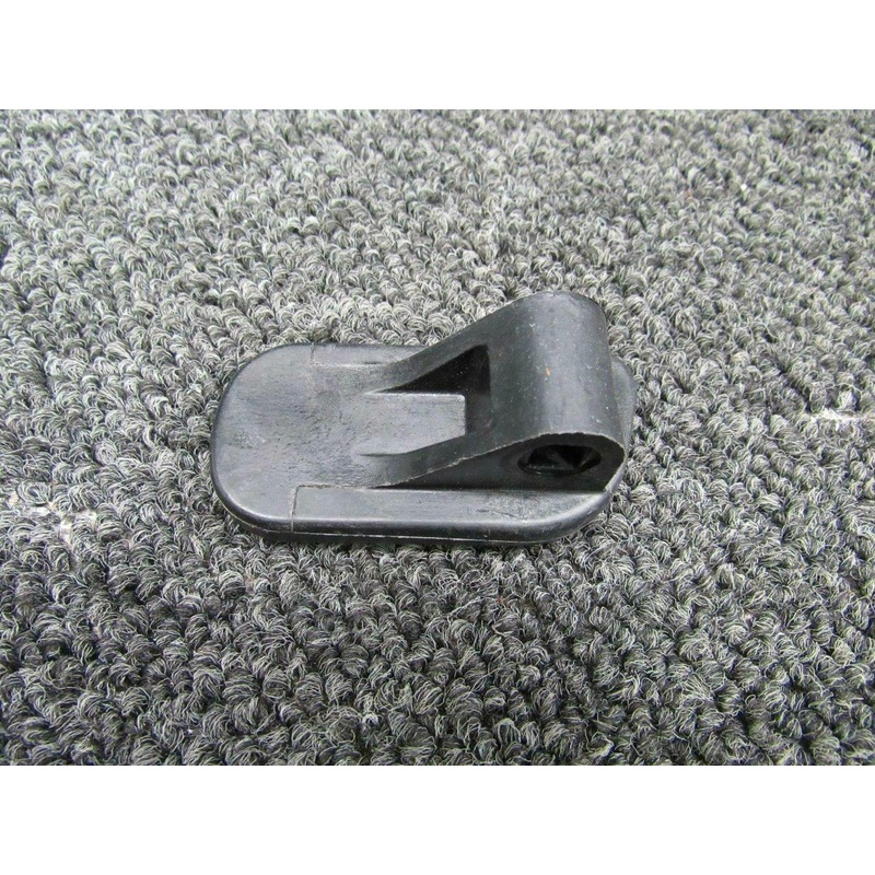 20274-004 Cirrus SR20 Cabin Door Handle RH