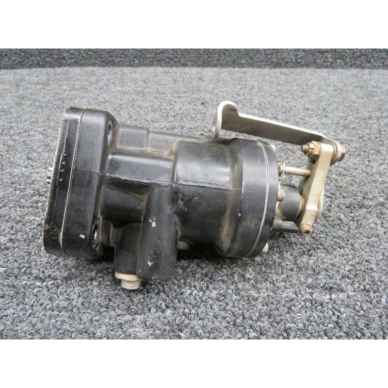 C290D3-F/T19 Continental IO-550-D3B McCauley Propeller Governor Assembly