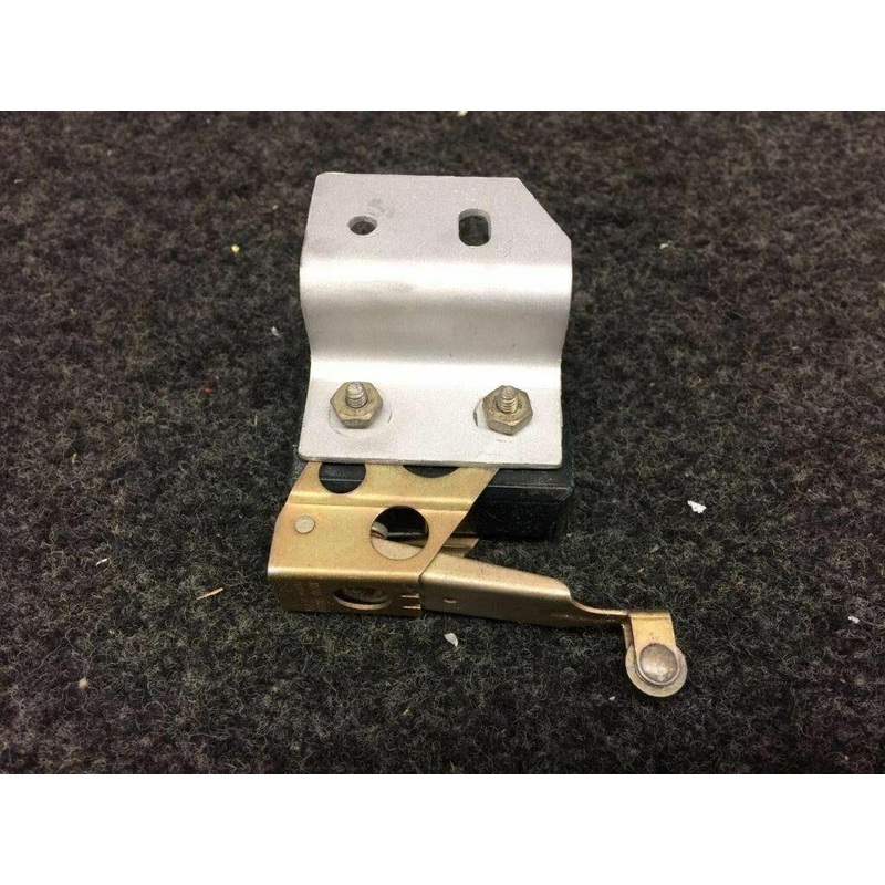 MS25026-1, 96-361011-11 Beechcraft A36 Flap Limit Switch w Bracket