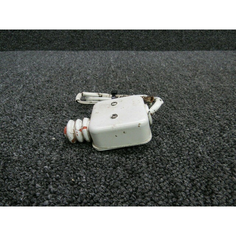 002-361013-32 Beechcraft A36 Landing Gear Safety Switch RH (Volts: 14-28)