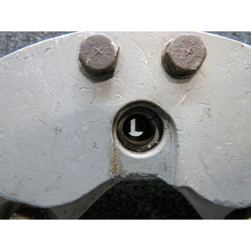 451-717 (USE: 760-986 / 30-8) Piper PA23-250 Cleveland Brake Assembly