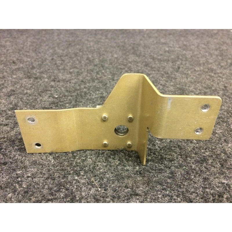 12164-006 Cirrus SR22 Span Bracket RH Cabin Door