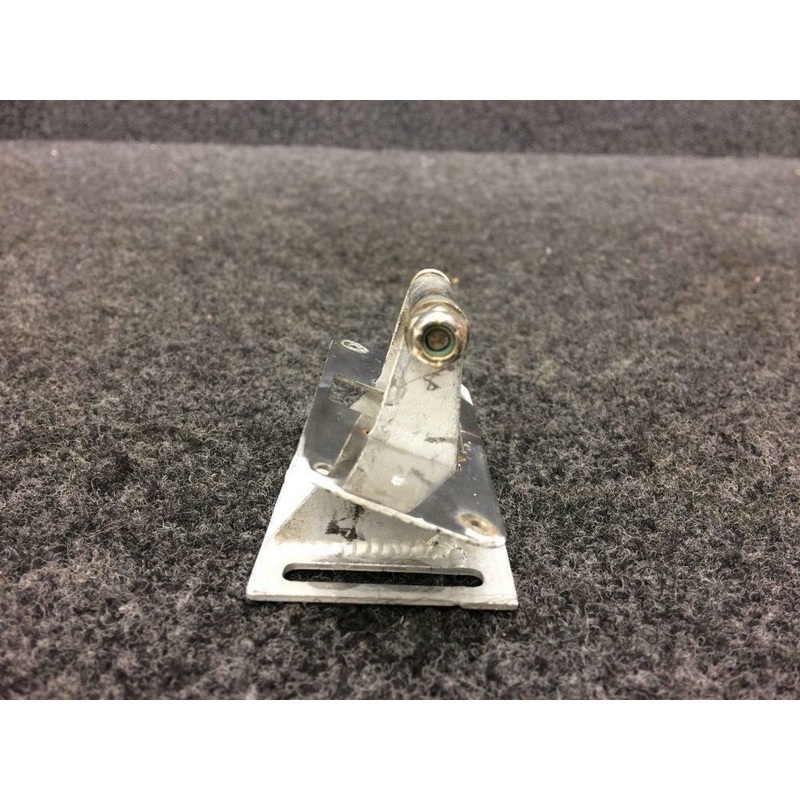 43714-502 Rockwell 112 Bracket RH Door Catch