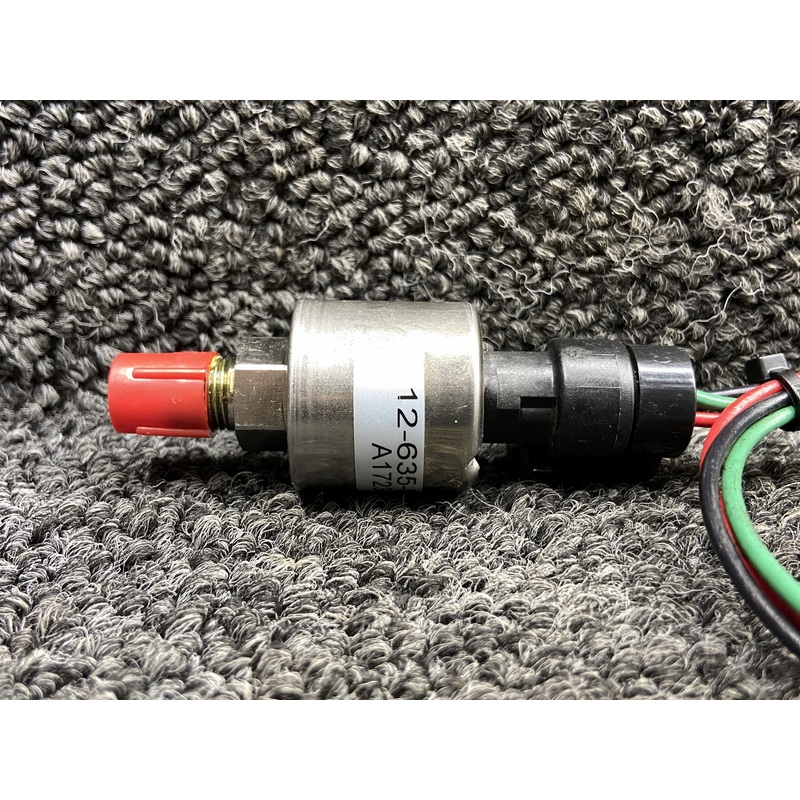 12-635-004 Cirrus SR20 Oil Pressure Transducer