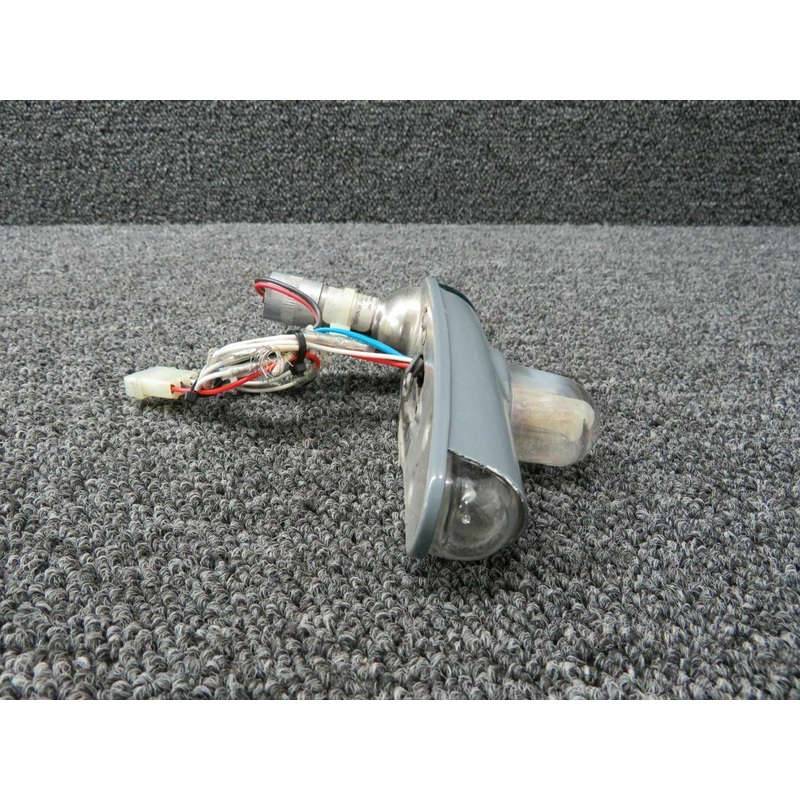 01-0790006-05 (M/N: A600PG02) Whelen Navigation Strobe Light  (Volts: 28)