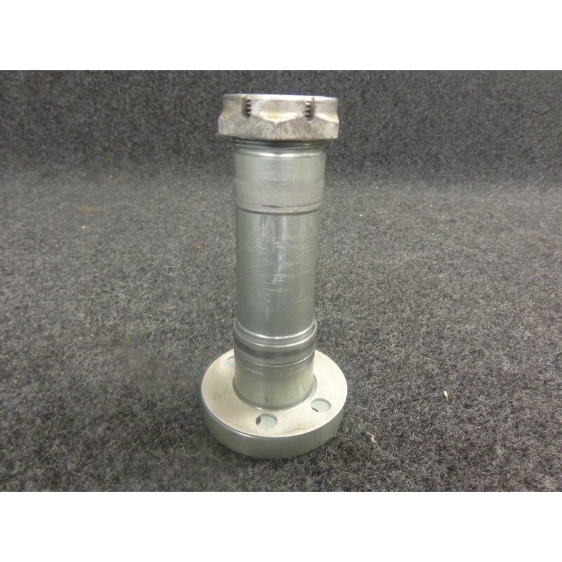 11661-001 Cirrus SR20 Main Gear Axle w Nut (Aluminum)