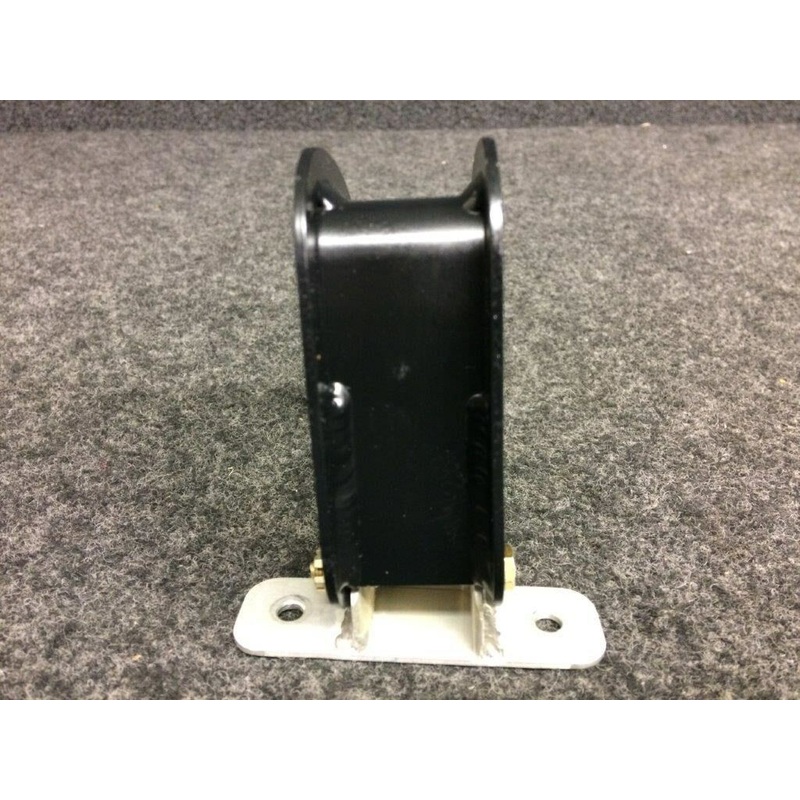 11983-001 Cirrus SR22 Baggage Door Hinge Assy