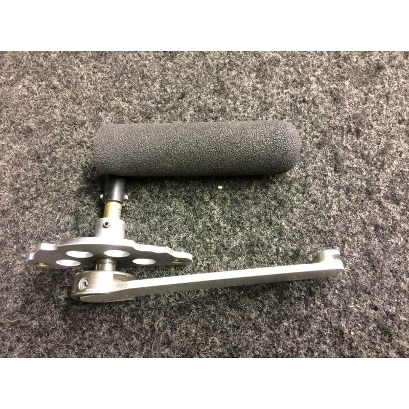 12856-002 / 12921-001 Cirrus SR22 Cabin Door Handle RH W/ Actuation Disk, Handle