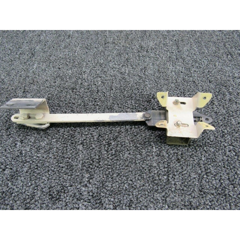 H910-3 / 002-910010-11 Beech A36 Bonanza Latch link & Bracket Cowl Lock RH