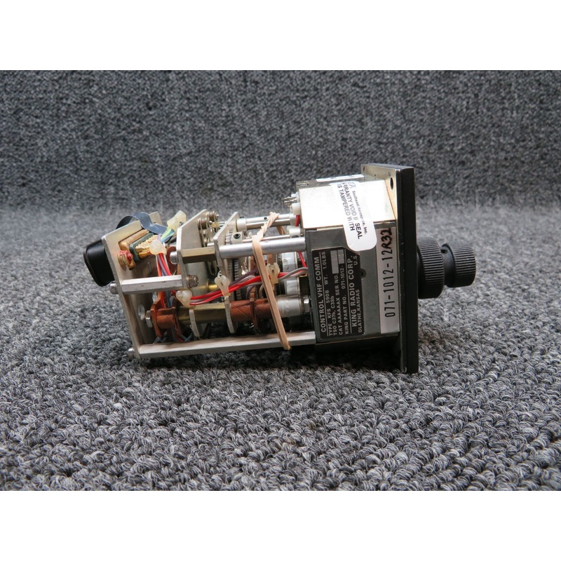 071-1012-12 King Radio KFS-590B VHF Comm Control with 8130-3 (C20)
