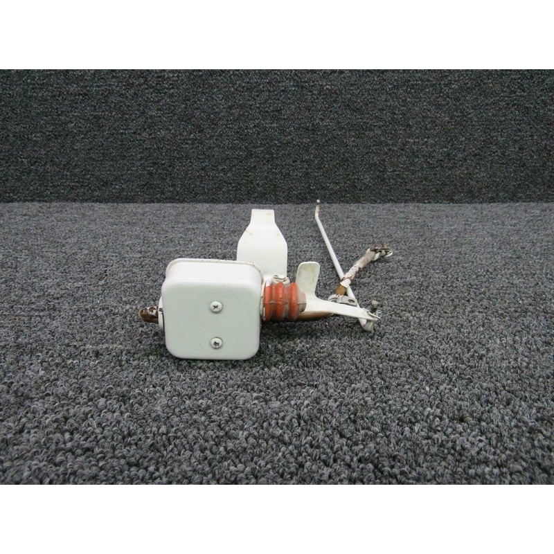 002-361013-32 Beechcraft A36 Landing Gear Safety Switch RH