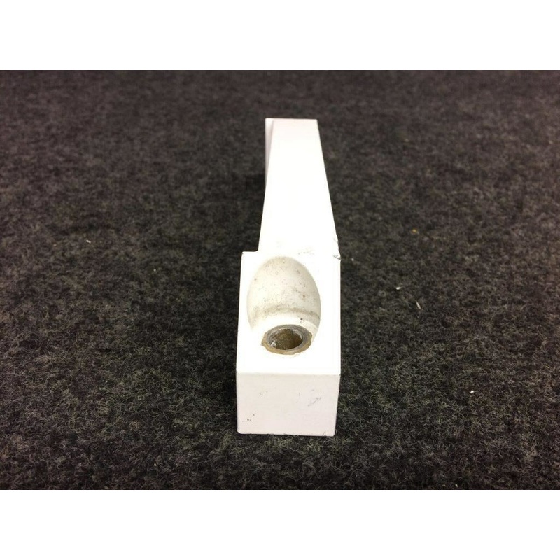 11284-002 Cirrus SR22 Clamp Gear Attach Lower