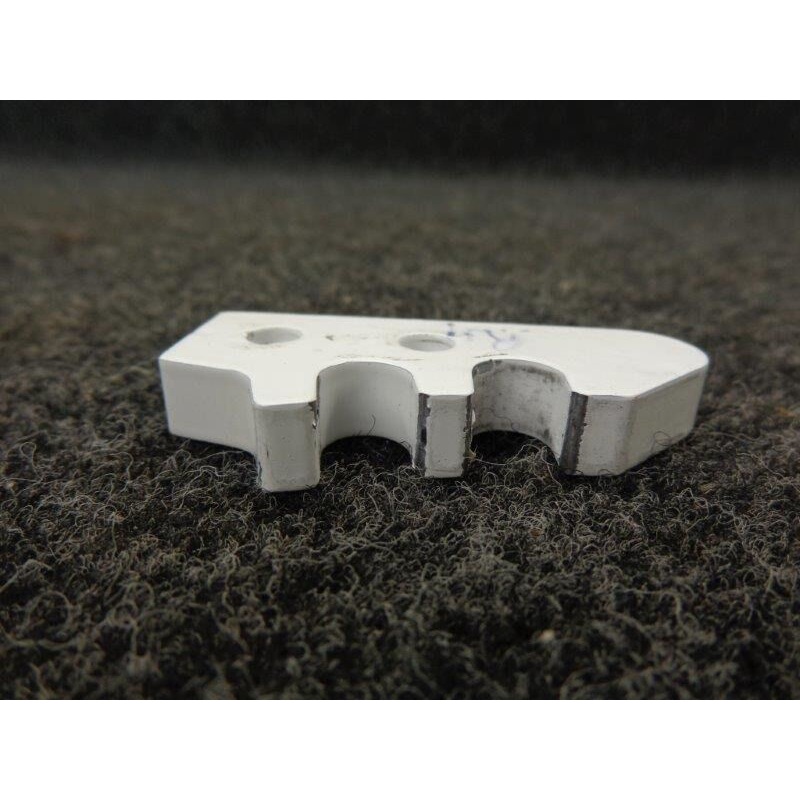 13249-003 Cirrus SR22 Recline Lock