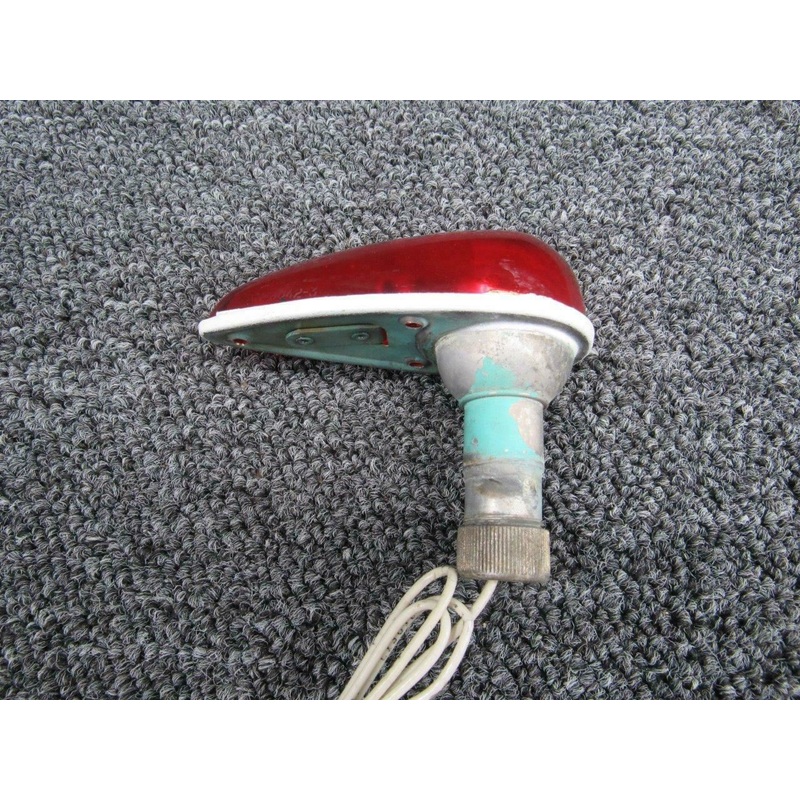 B3307-4 / A3258-4 Beech 95-B55 Wing Navigation Light Lower Red LH (28V)