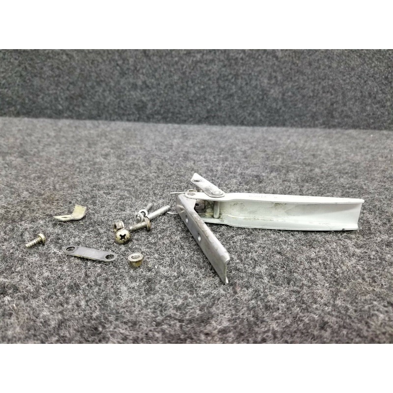 H2109-4 Beech A36 Handle Assy RH Cowl Door Latch