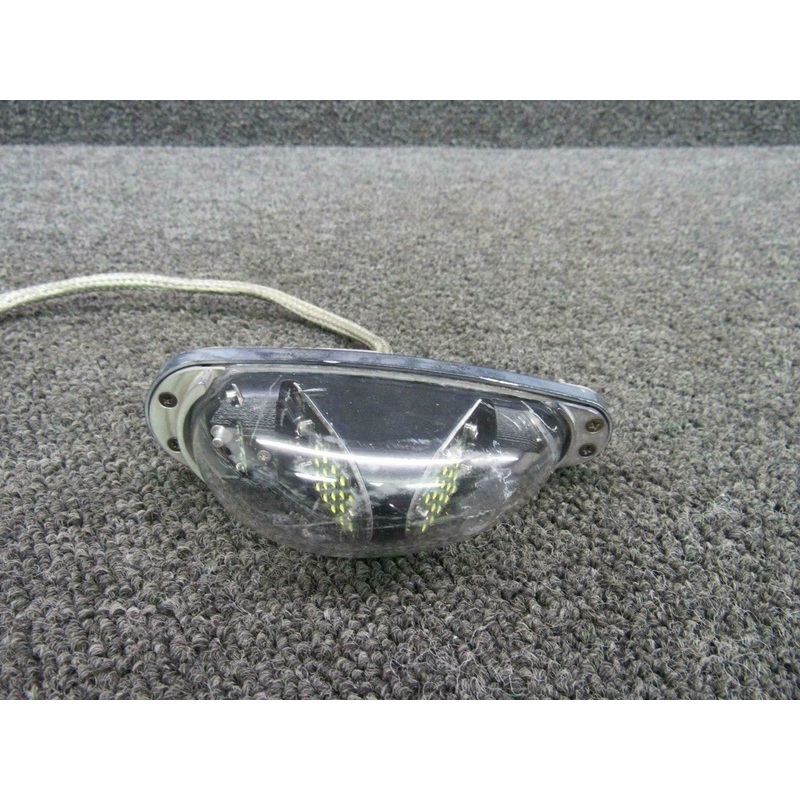 01-0790569-05 Cirrus SR20 Whelen LED Position / Anti-Collision Light RH (V: 28)