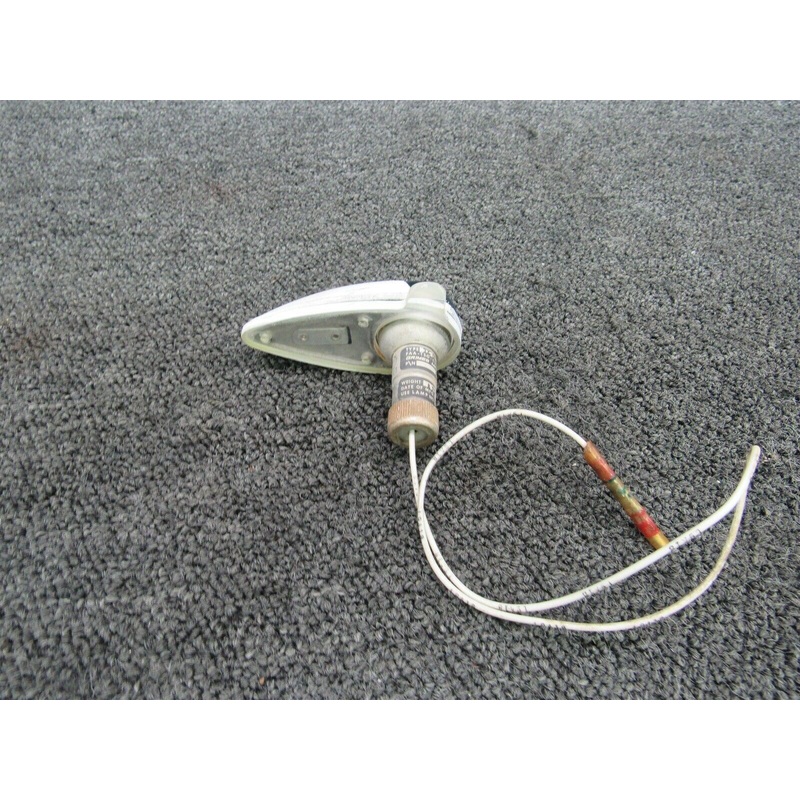 AN3033-2 Beech B24R RH Light Assembly Navigation (Volts: 14)